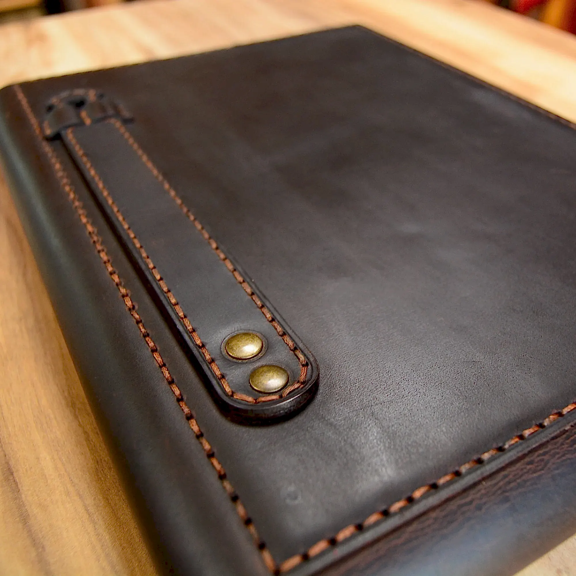 hakiki deri el yapimi kuaför makas çantası – deri 5 makas kapasiteli profesyonel berber organizeri (tarak cepli)