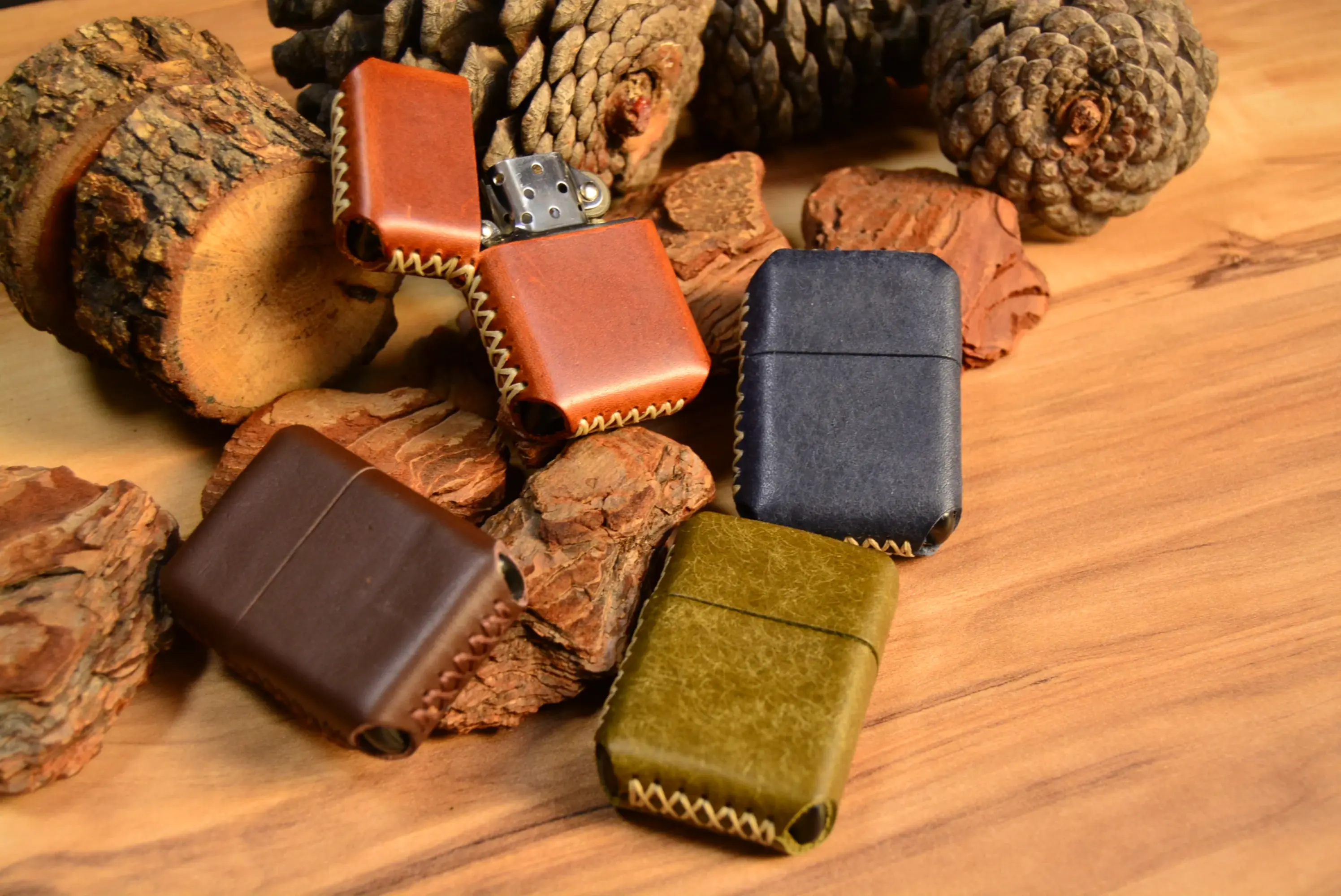 Hakiki Deri Kılıflı Benzinli Çakmak El Yapımı EDC