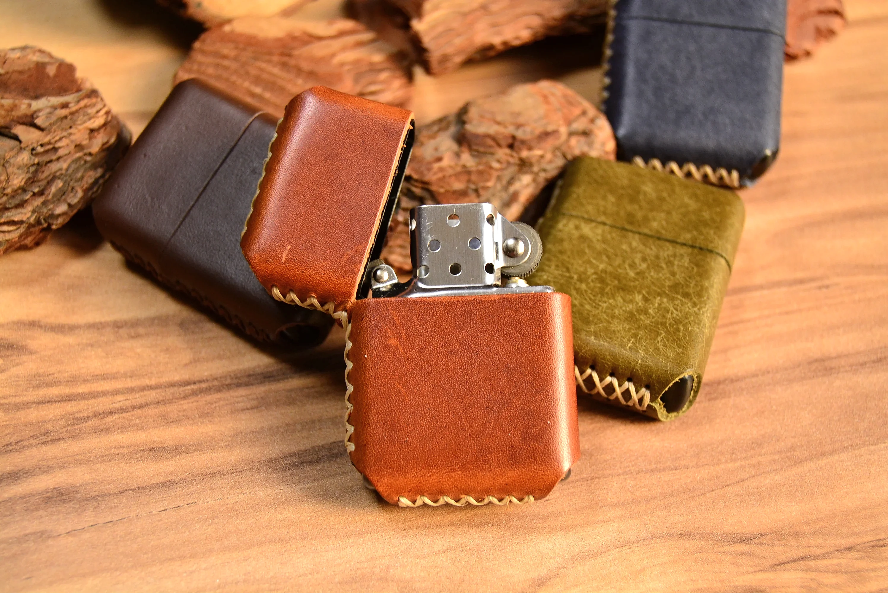 Hakiki Deri Kılıflı Benzinli Çakmak El Yapımı EDC