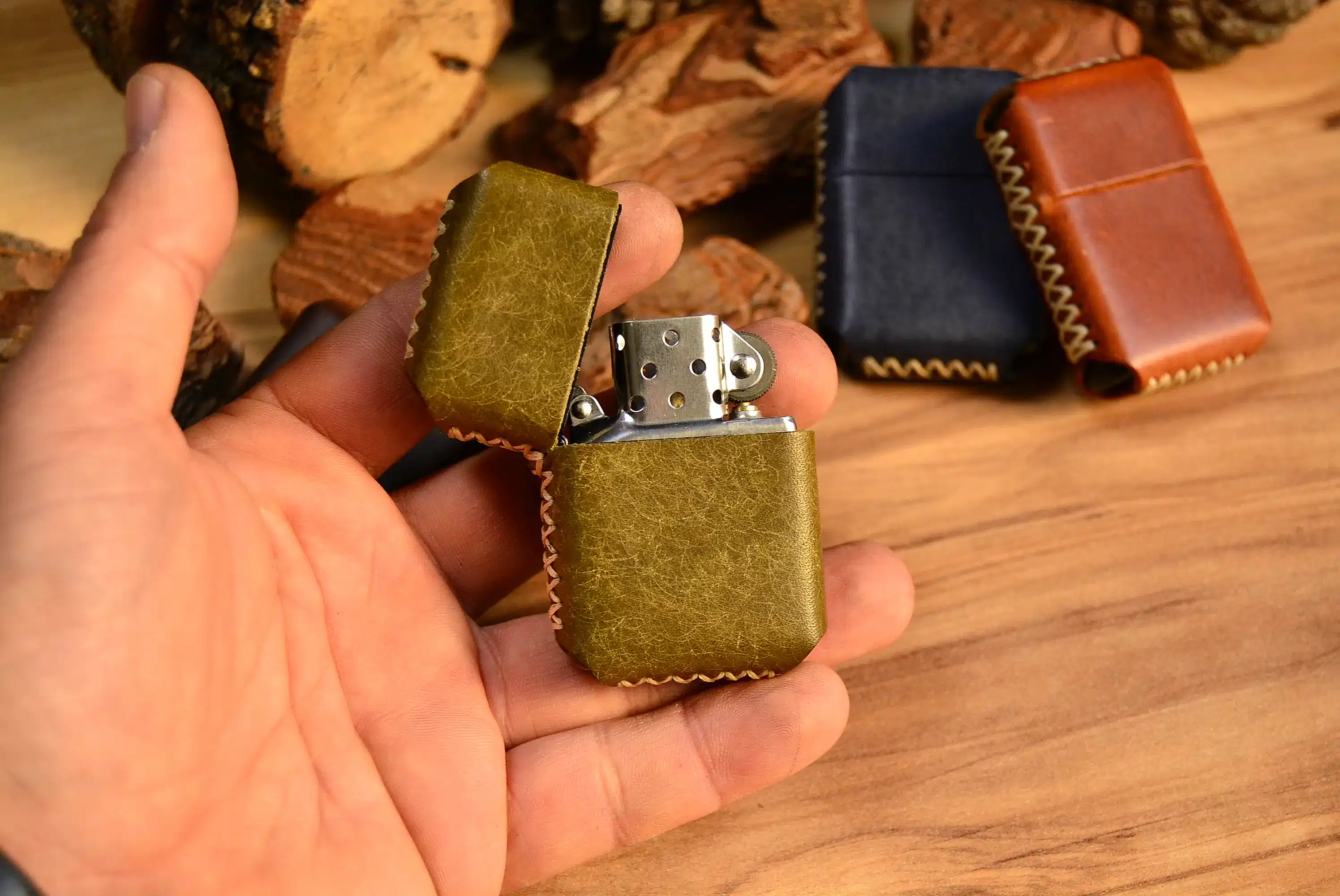 Hakiki Deri Kılıflı Benzinli Çakmak El Yapımı EDC