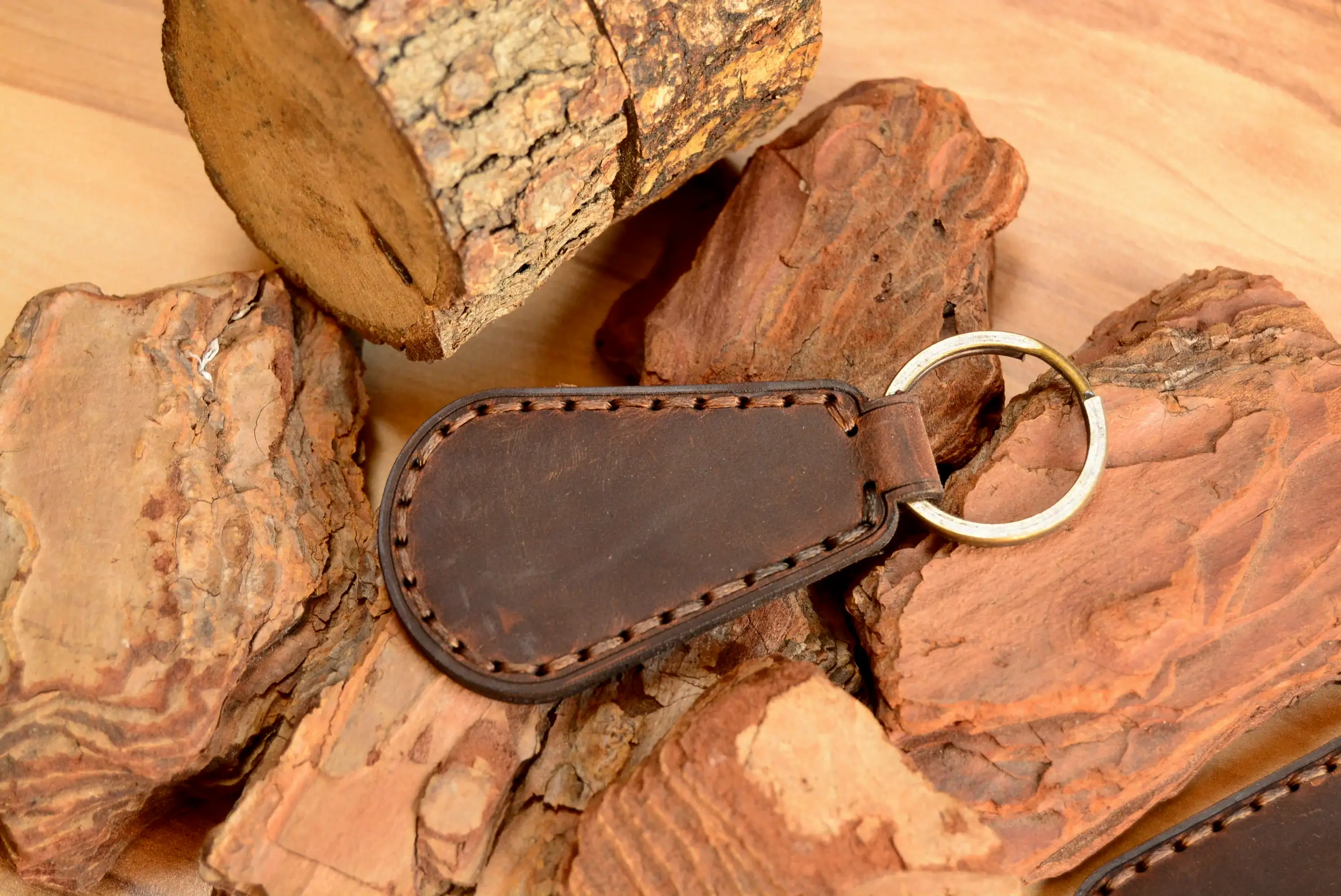 hakiki deri el yapimi deri anahtarlık – v-2 el dikişli