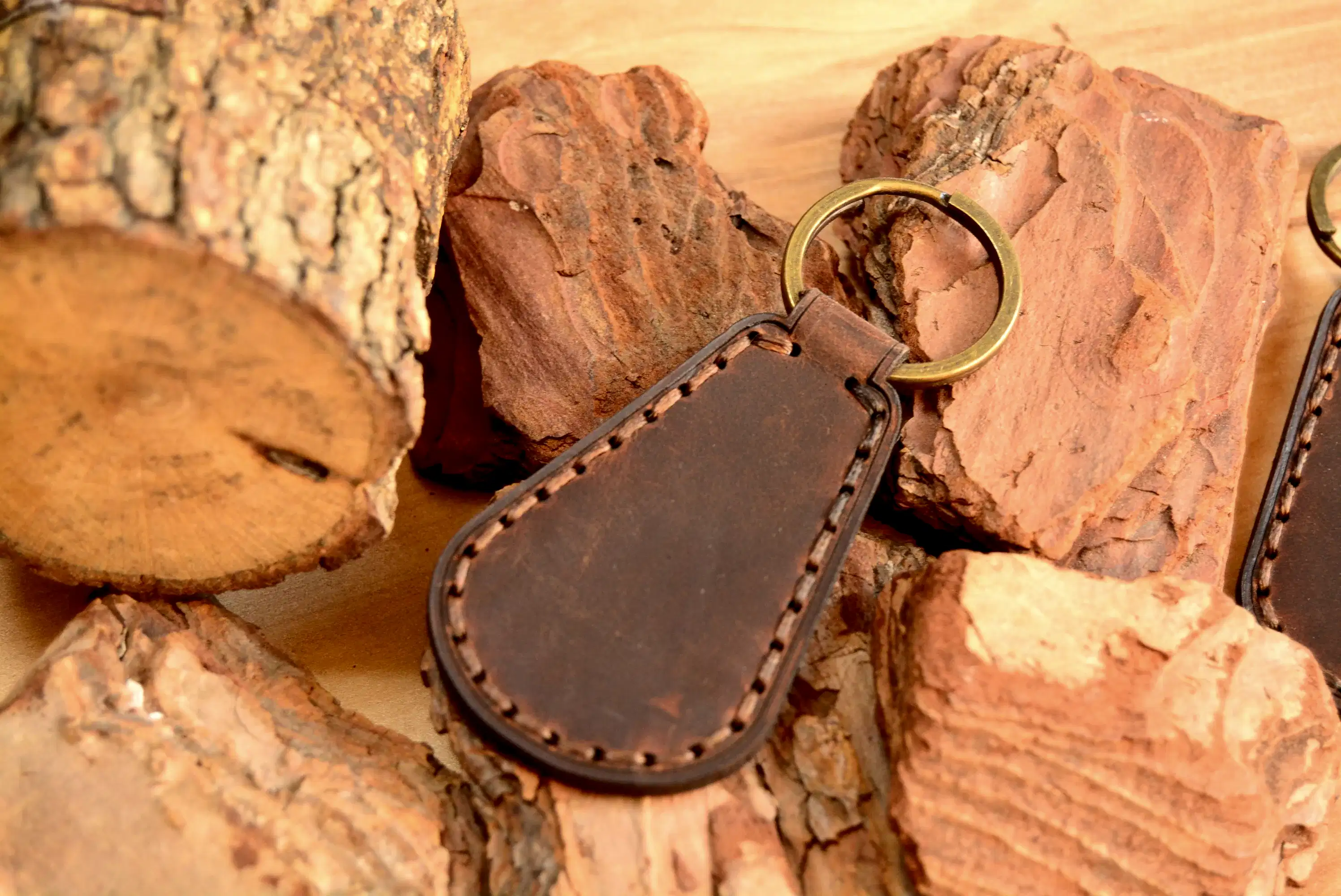 Deri Anahtarlık V-2 Hakiki Deri El Dikişi