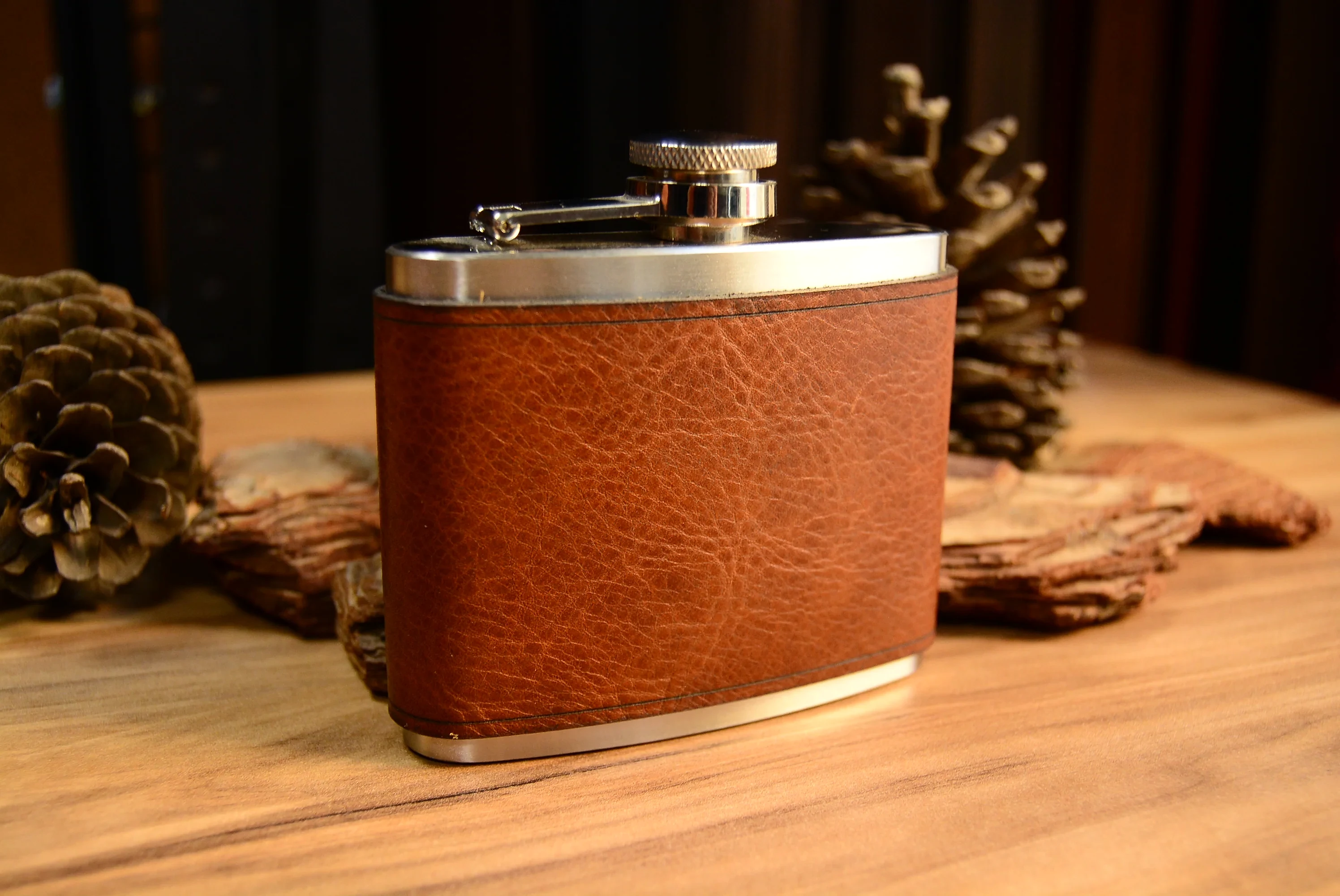 Deri Çelik Matara Hakiki Deri El Yapımı 5 Oz Kişiselleştirilebilir