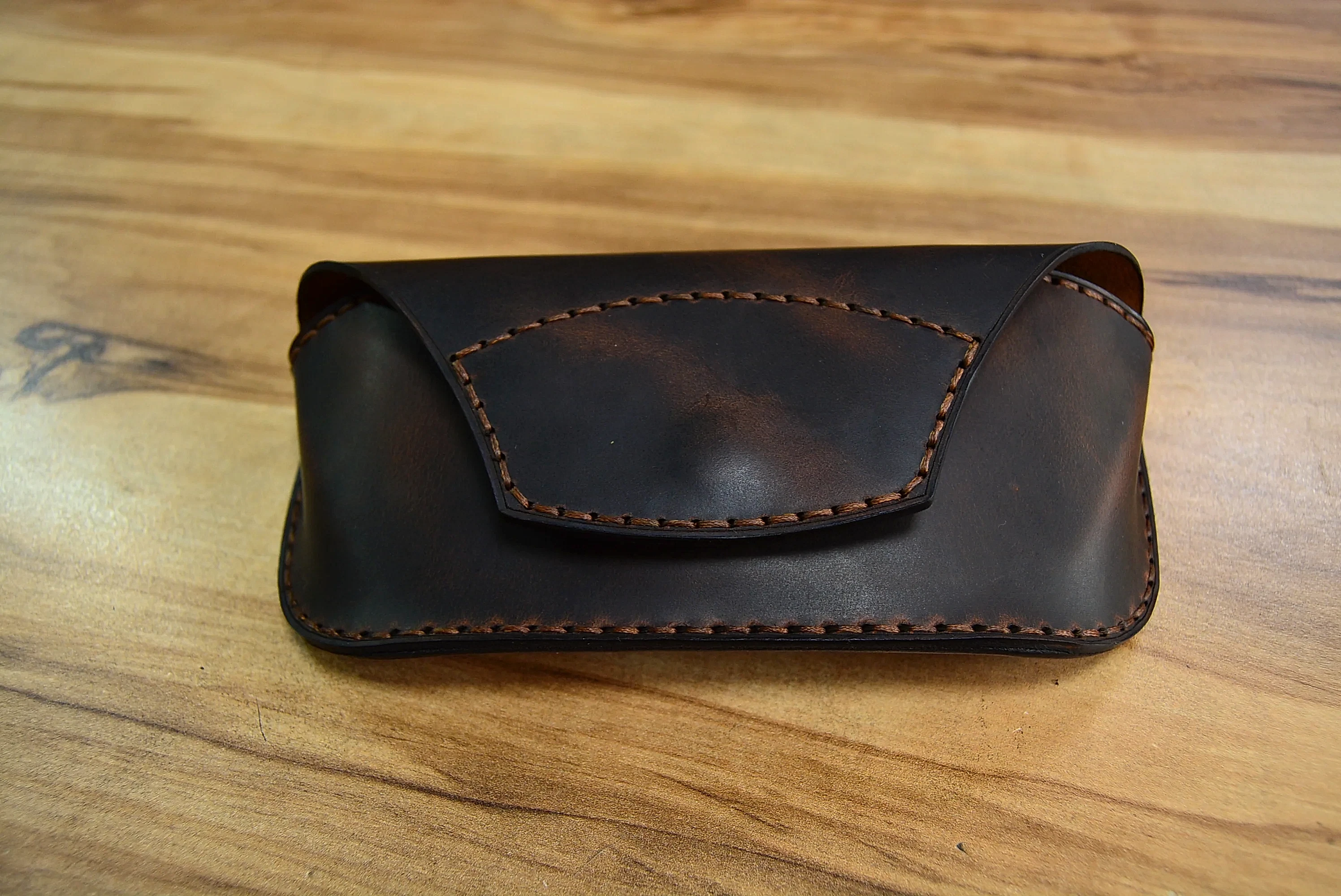 Gözlük Kılıfı V-1 El Yapımı Hakiki Deri Çıtçıtlı