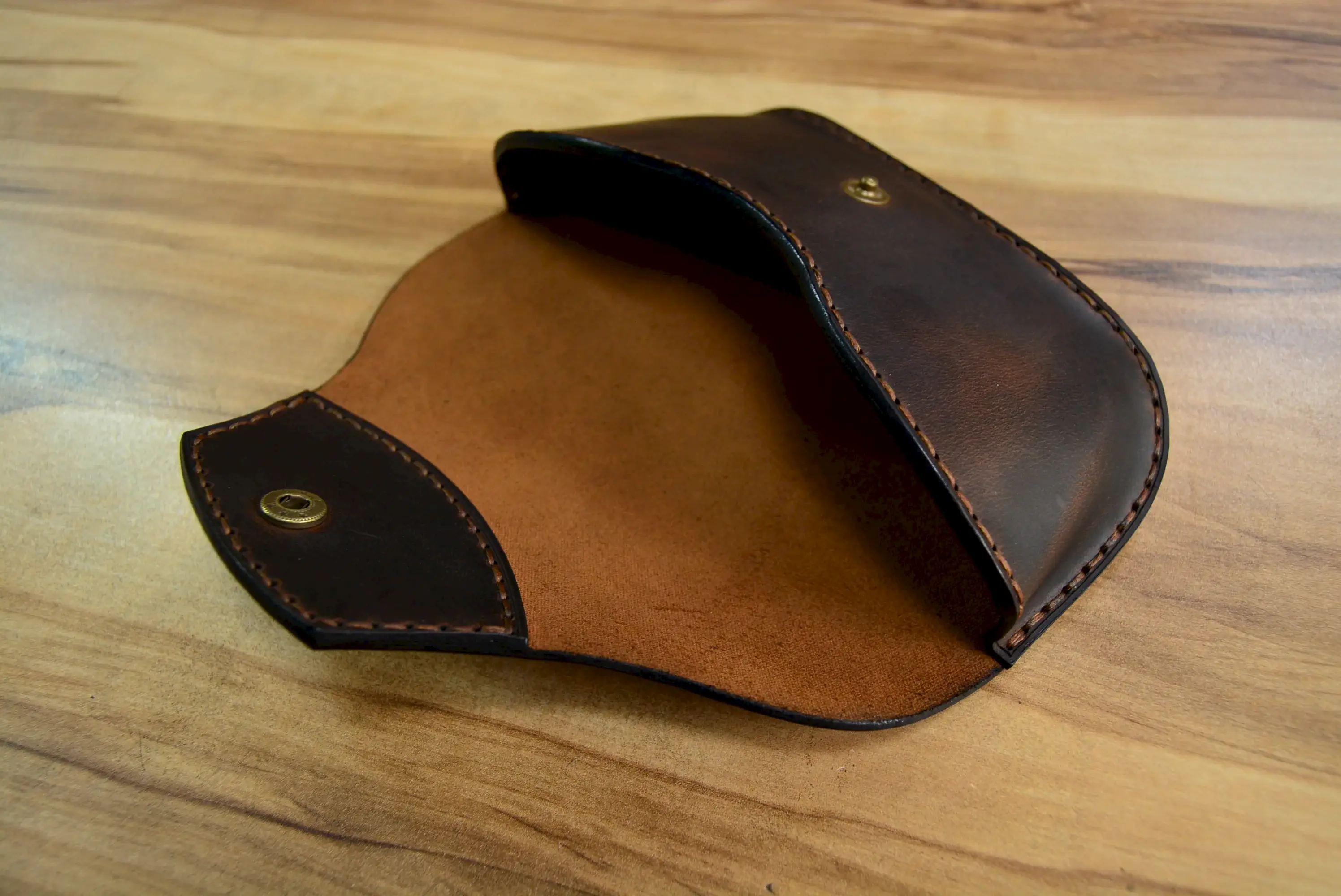 Gözlük Kılıfı V-1 El Yapımı Hakiki Deri Çıtçıtlı