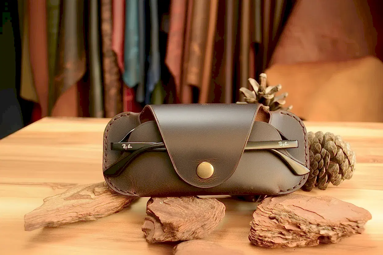 Gözlük Kılıfı V-5 El Yapımı Hakiki Deri Çıtçıtlı