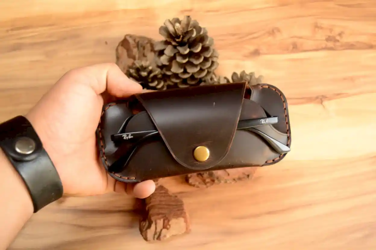 Gözlük Kılıfı V-5 El Yapımı Hakiki Deri Çıtçıtlı