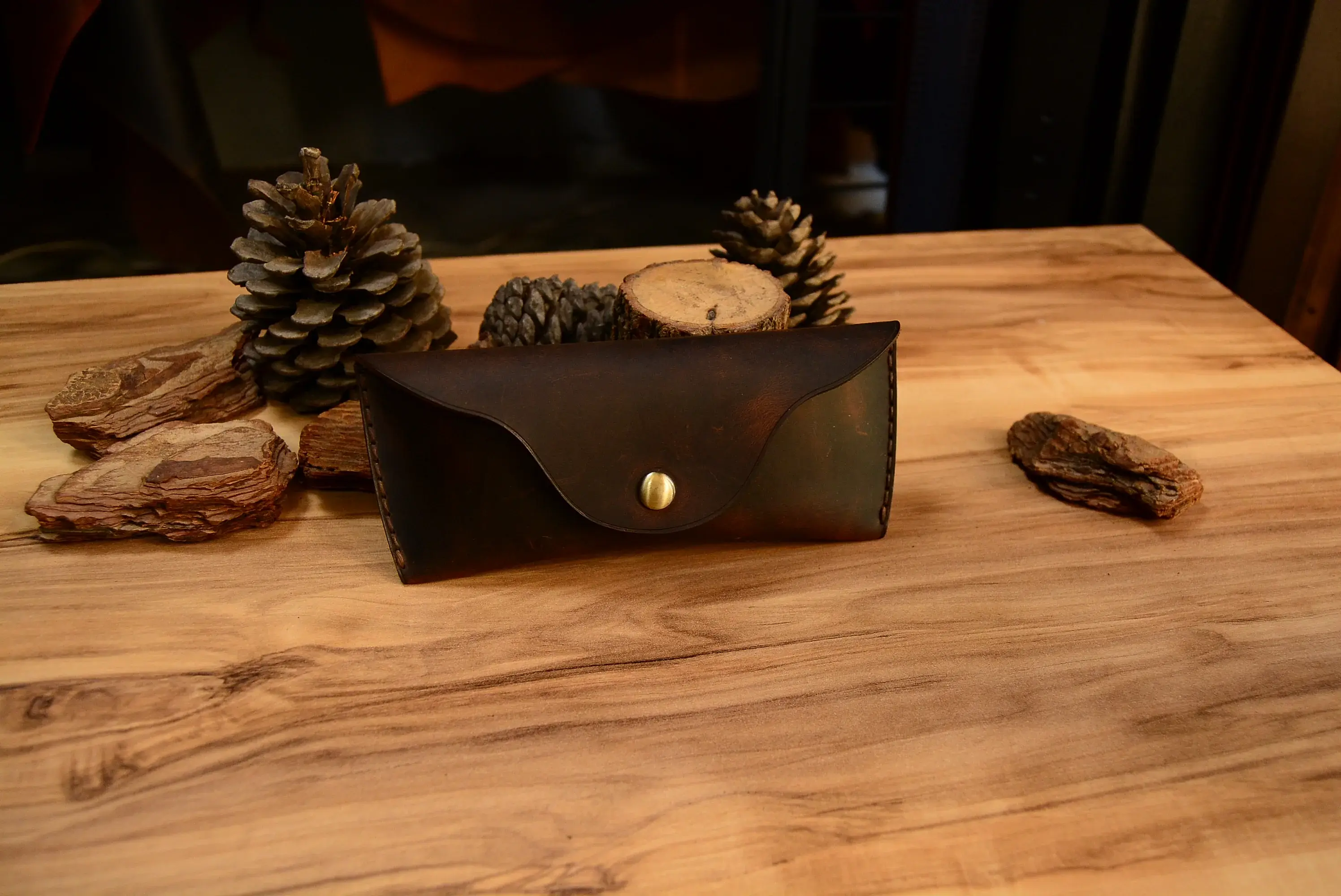 Gözlük Kılıfı V-6 El Yapımı Hakiki Deri Mıknatıslı