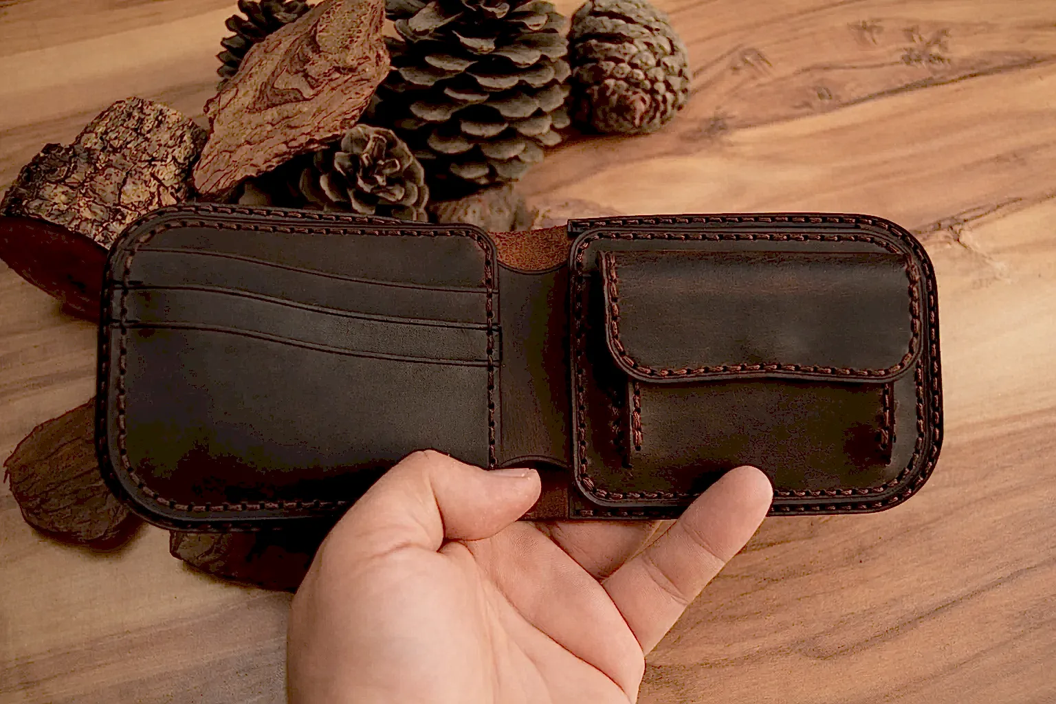 Hector V-2 Cüzdan Katlanır Tasarım Hakiki Deri El Yapımı