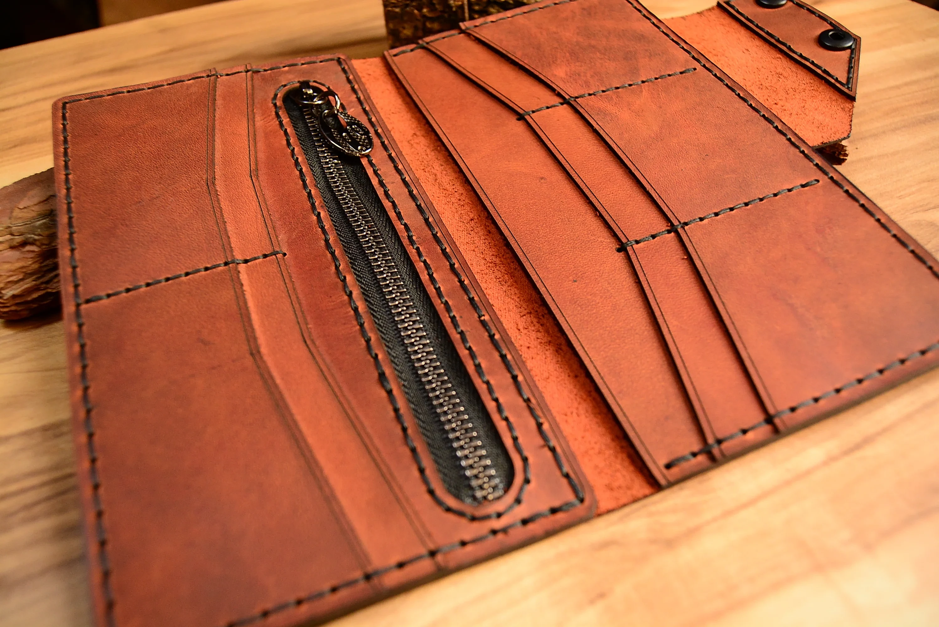 İperion Kapaklı Uzun Cüzdan Hakiki Deri El Yapımı