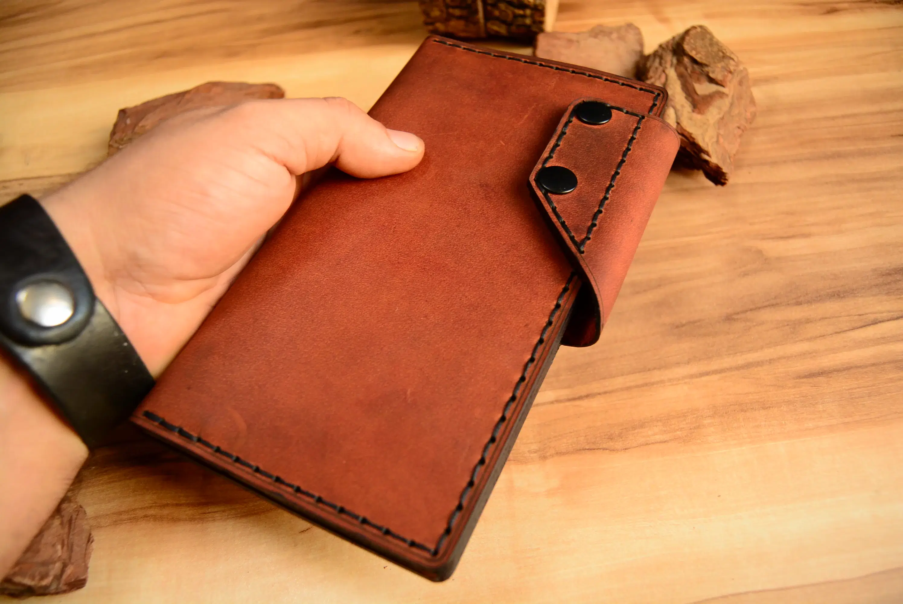 İperion Kapaklı Uzun Cüzdan Hakiki Deri El Yapımı