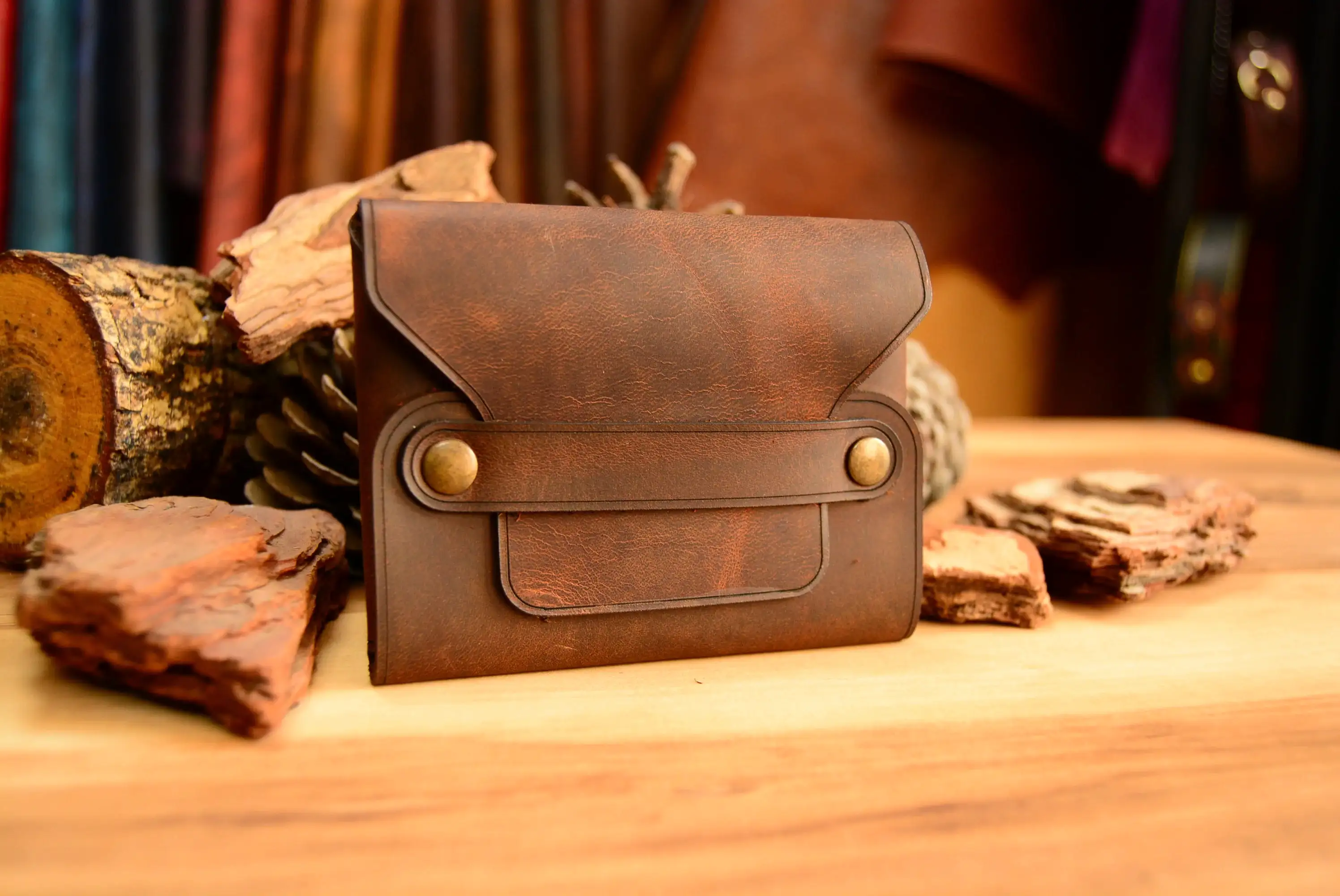 İsis Kartlık Kapaklı Tasarım Hakiki Deri El Yapımı