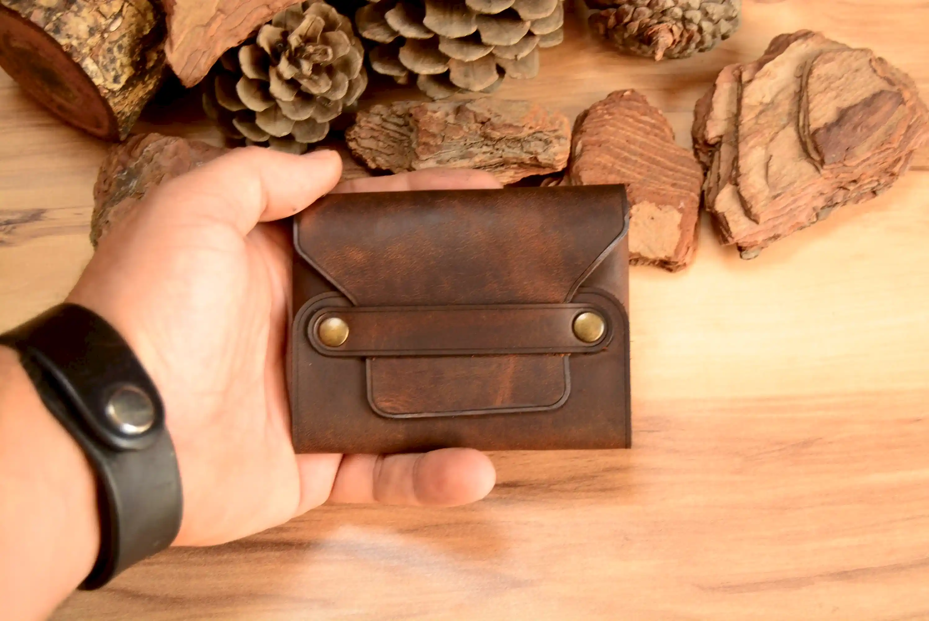 İsis Kartlık Kapaklı Tasarım Hakiki Deri El Yapımı