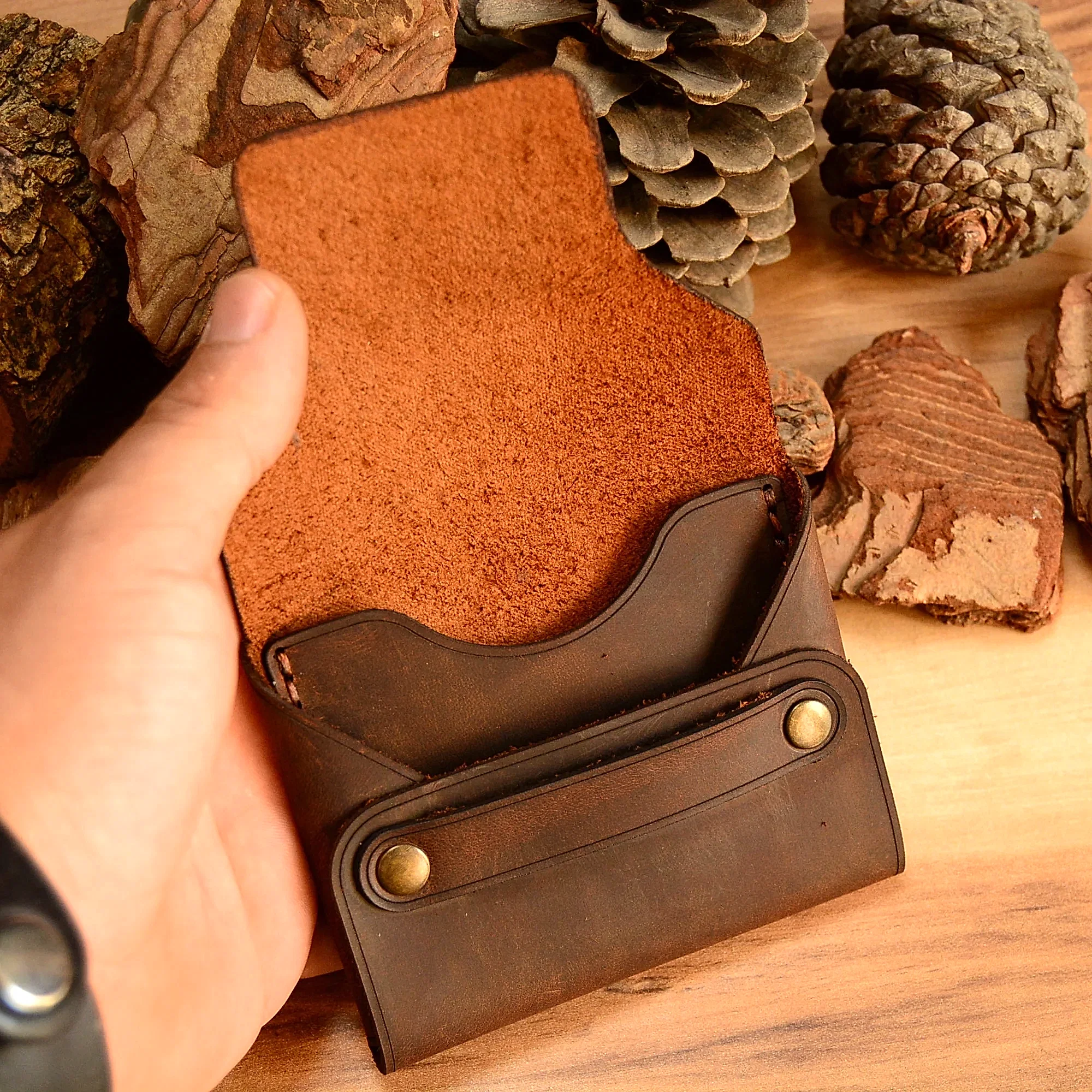 İsis Kartlık Kapaklı Tasarım Hakiki Deri El Yapımı