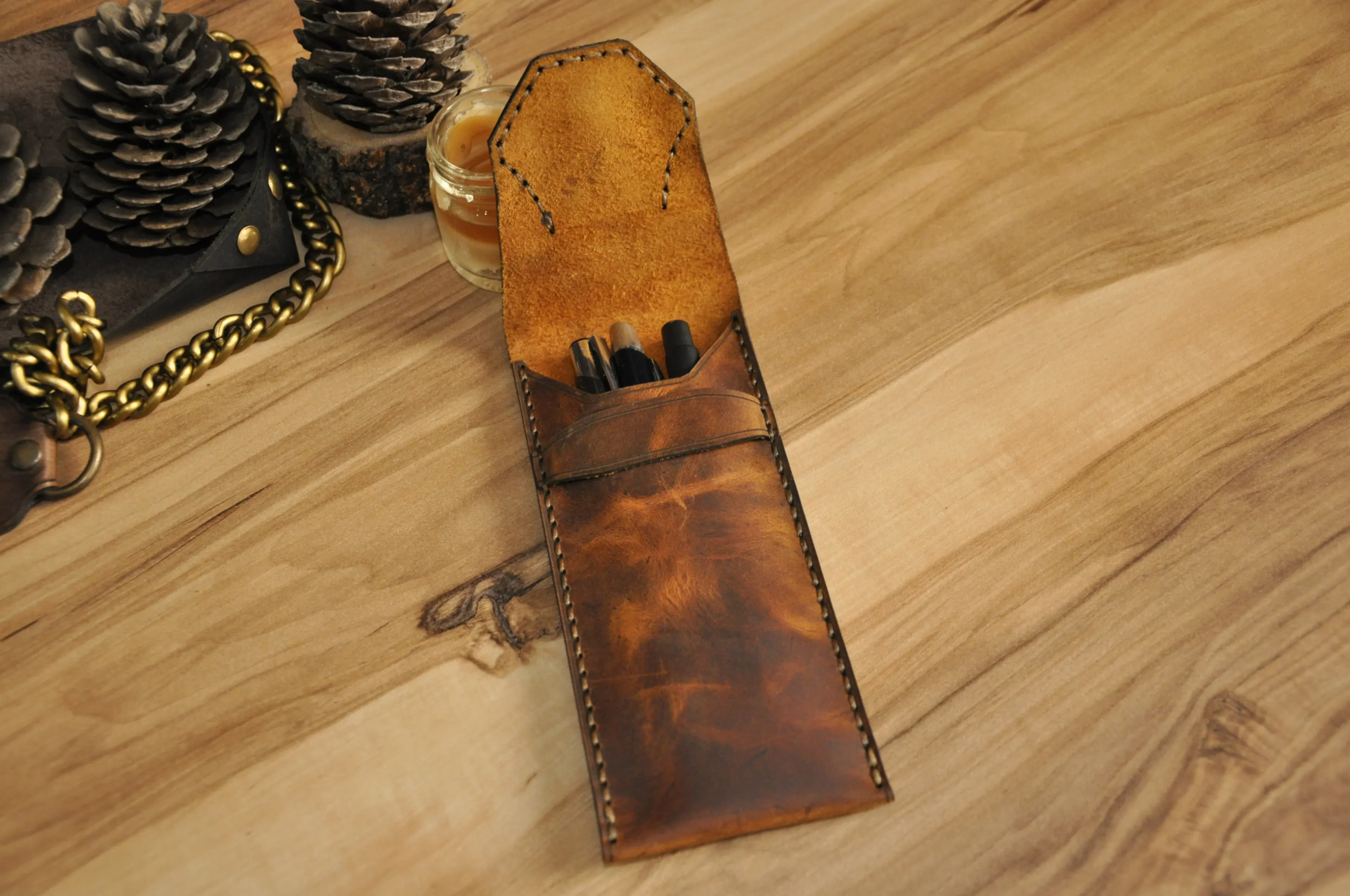 Deri Kalemlik V-2 Hakiki El Dikişi Kompakt 3-4 Kalem