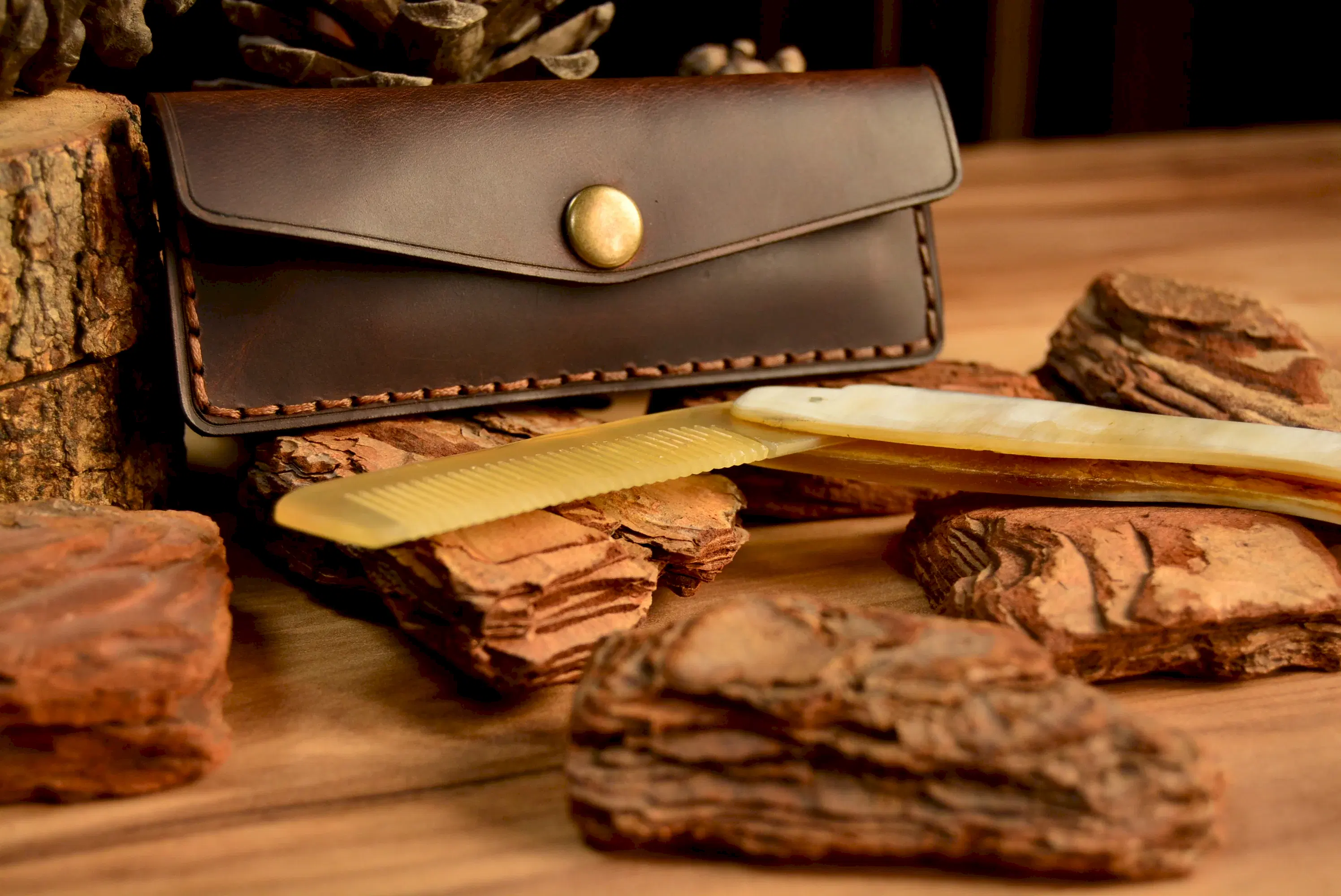 Boynuz Tarak El Yapımı Hakiki Deri Kılıflı