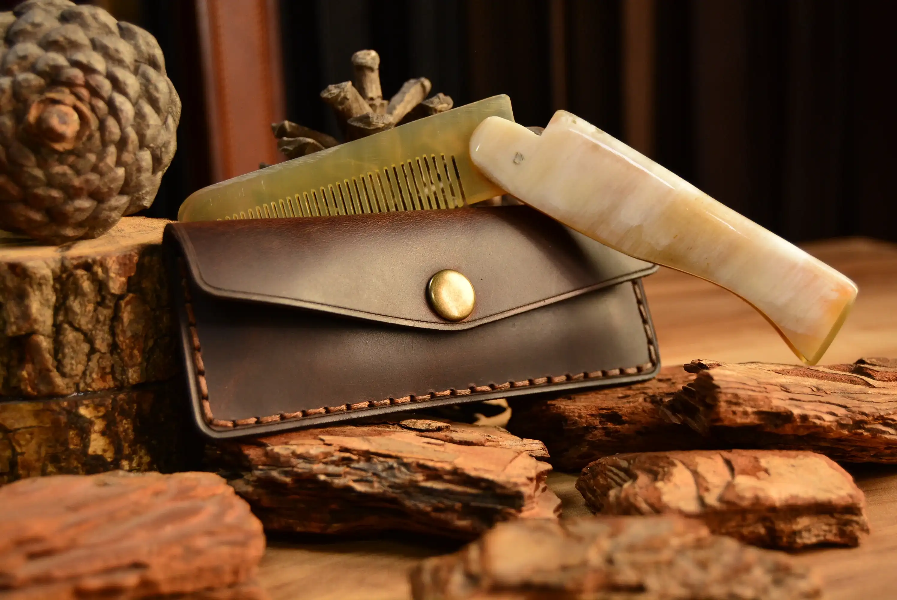 Boynuz Tarak El Yapımı Hakiki Deri Kılıflı