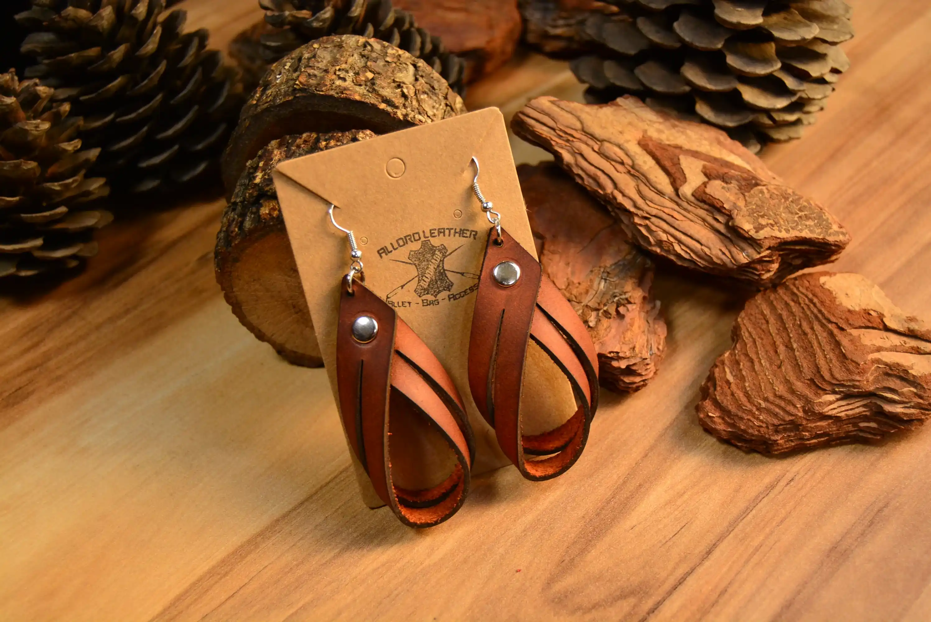 Deri Küpe V-2 El Yapımı Hakiki Deri Halka Form