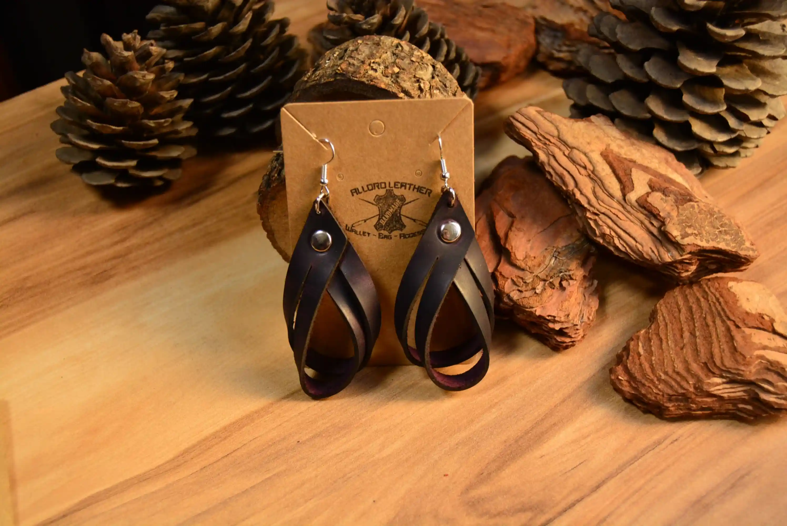 Deri Küpe V-2 El Yapımı Hakiki Deri Halka Form