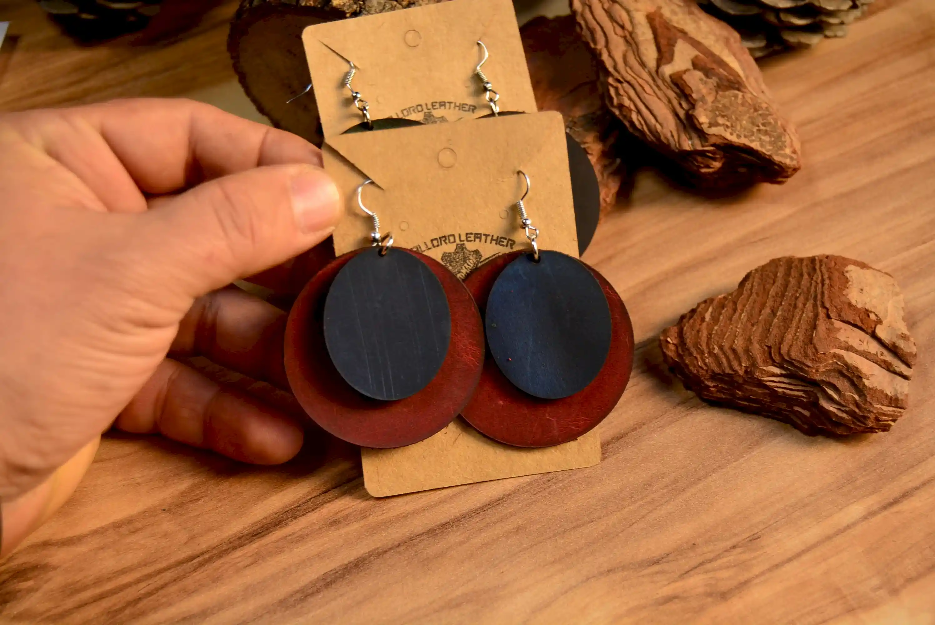 Deri Küpe V-3 El Yapımı Hakiki Deri Çift Katmanlı