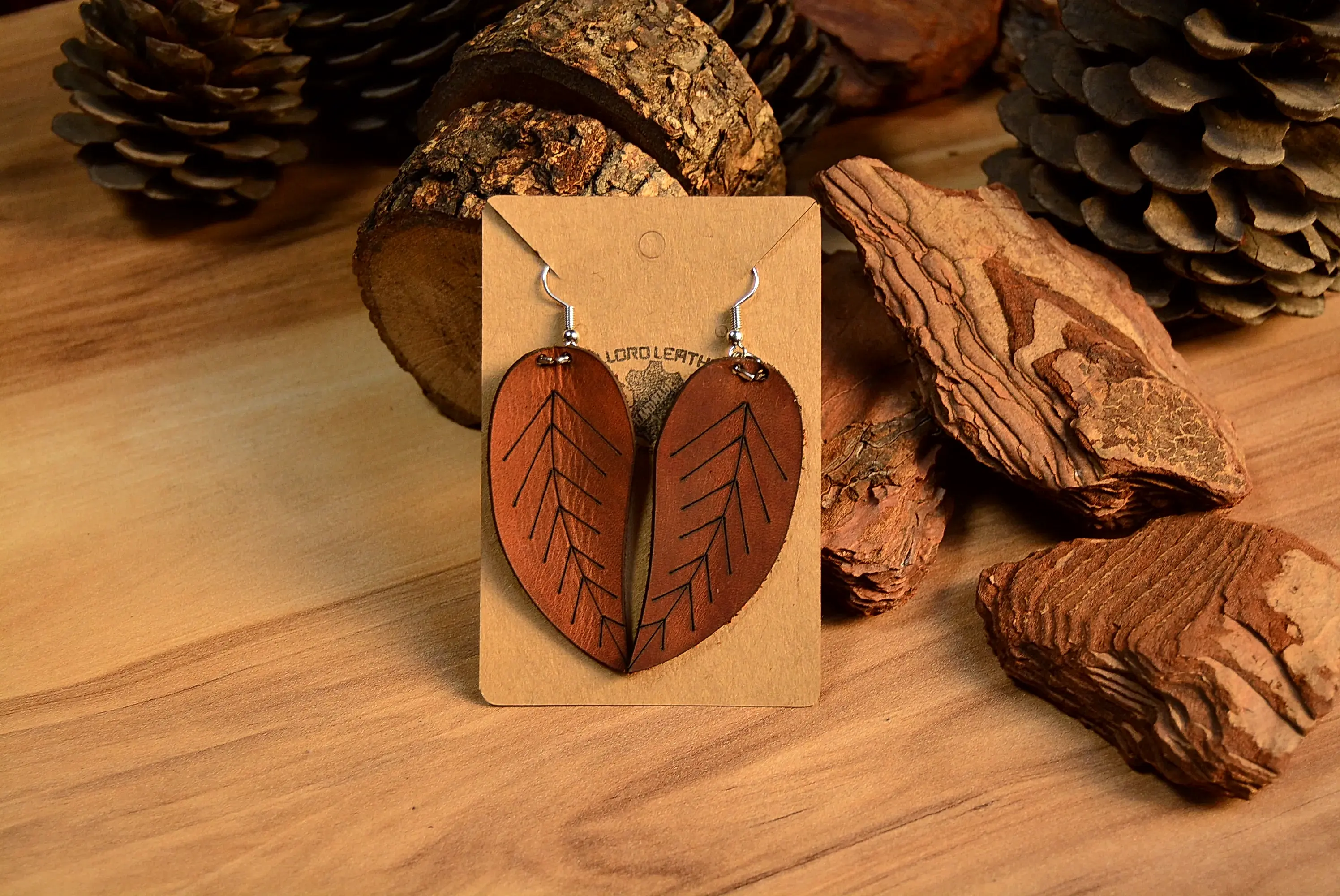 Deri Küpe V-4 Yaprak El Yapımı Hakiki Deri Desenli