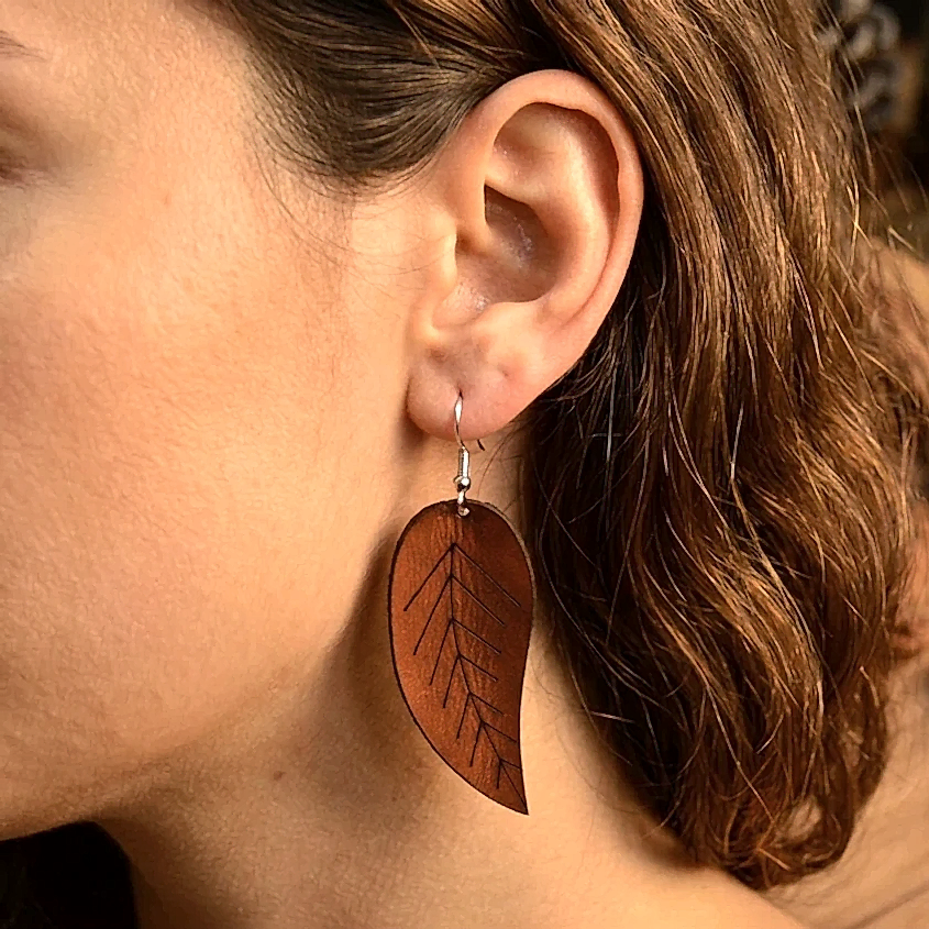 hakiki deri el yapimi küpe v-4 deri (yaprak)