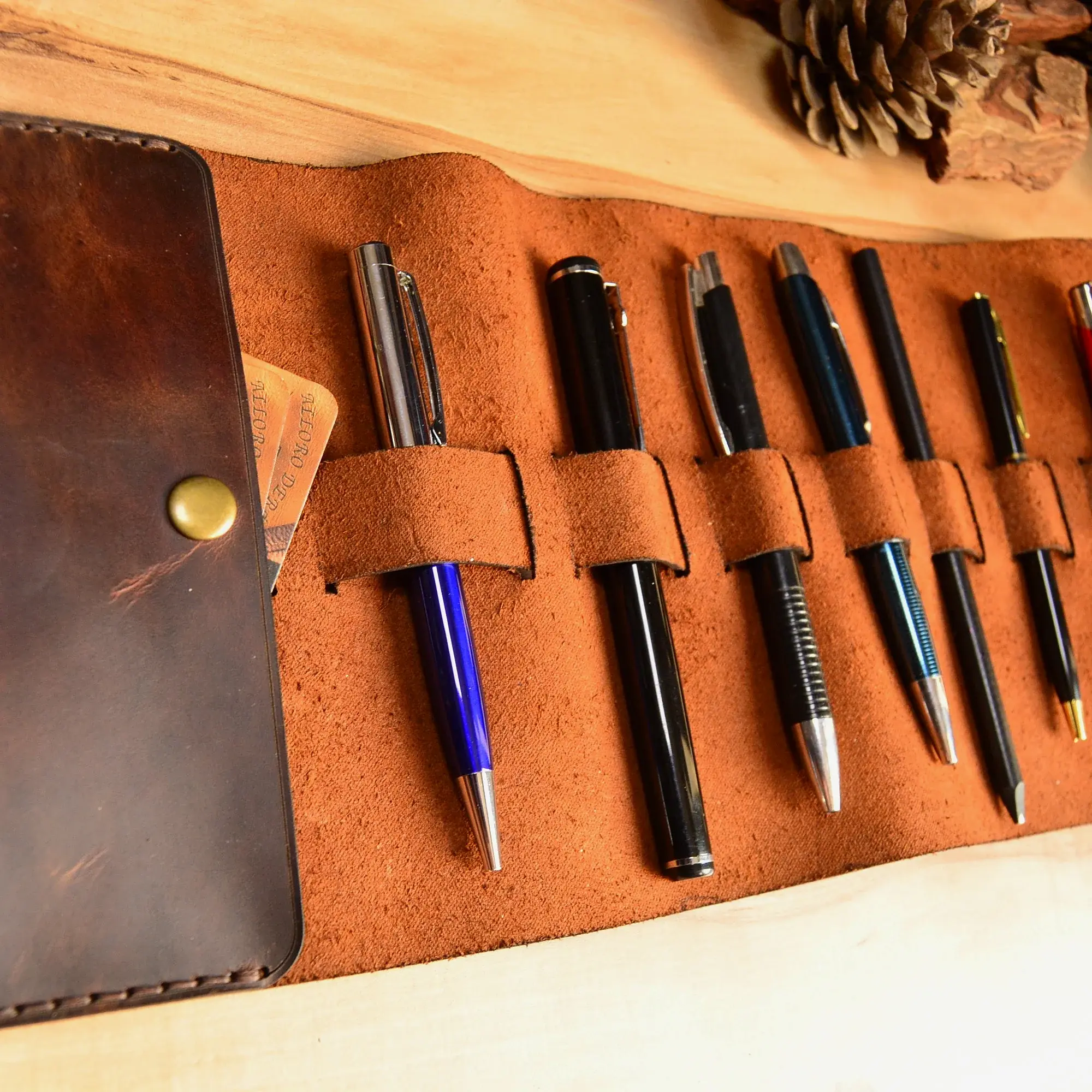 Hakiki Deri Rulo Kalemlik 7 Bölmeli El Dikişi Çıtçıtlı