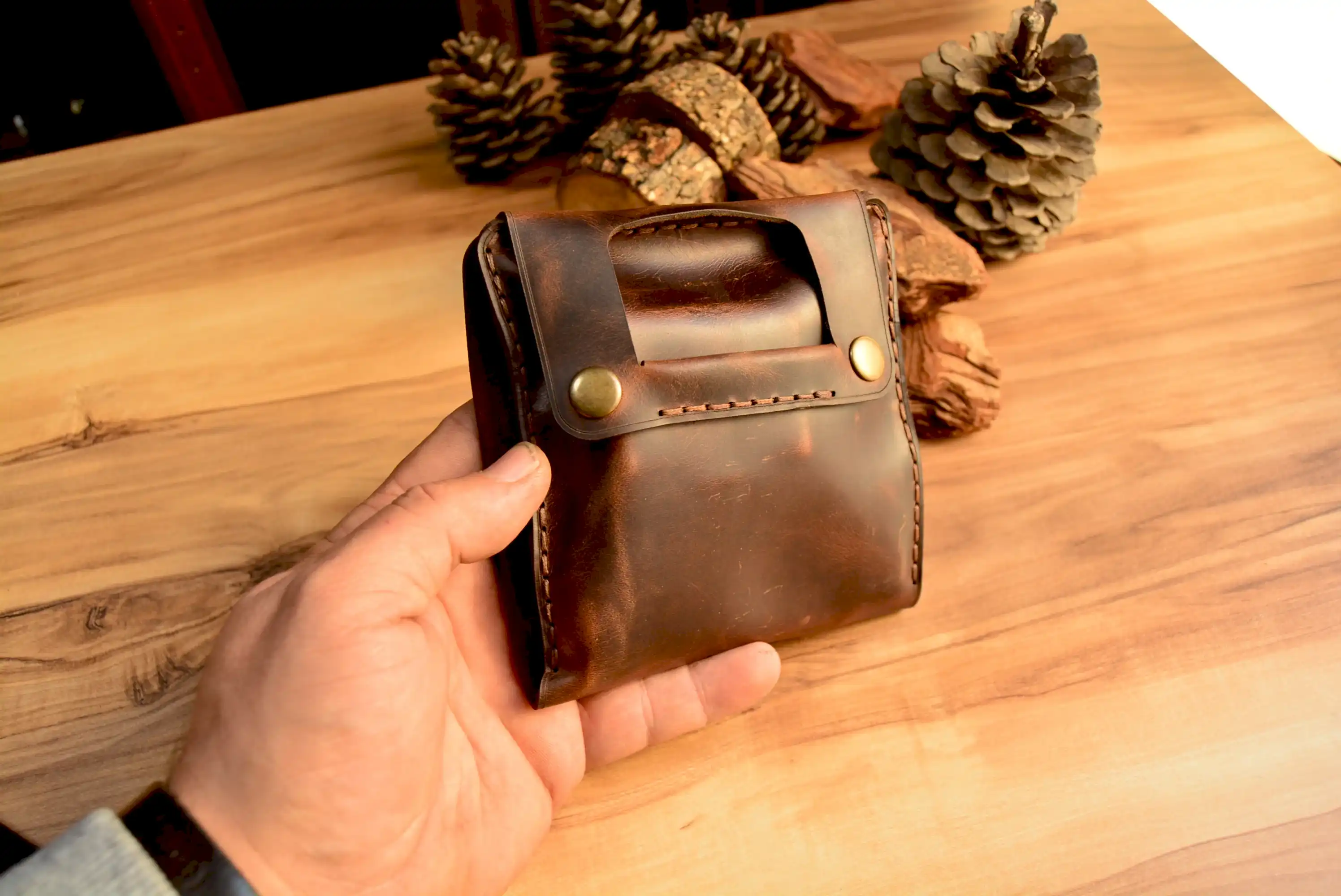 Deri Şarj Aleti Kılıfı Hakiki Deri El Yapımı Askılı