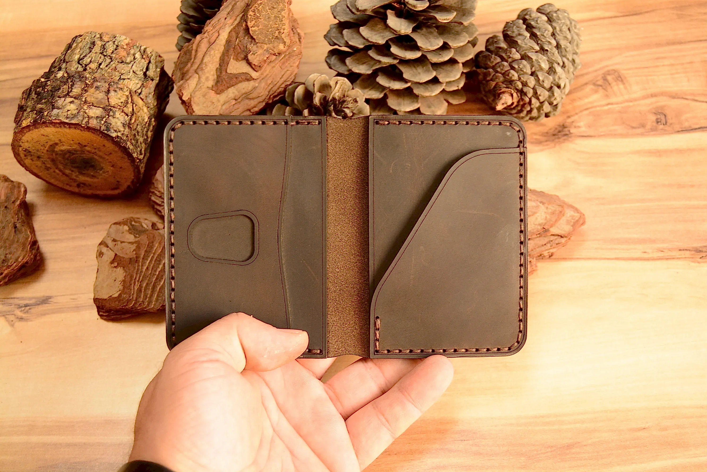 Semele Kartlık Bifold Tasarım Hakiki Deri El Yapımı