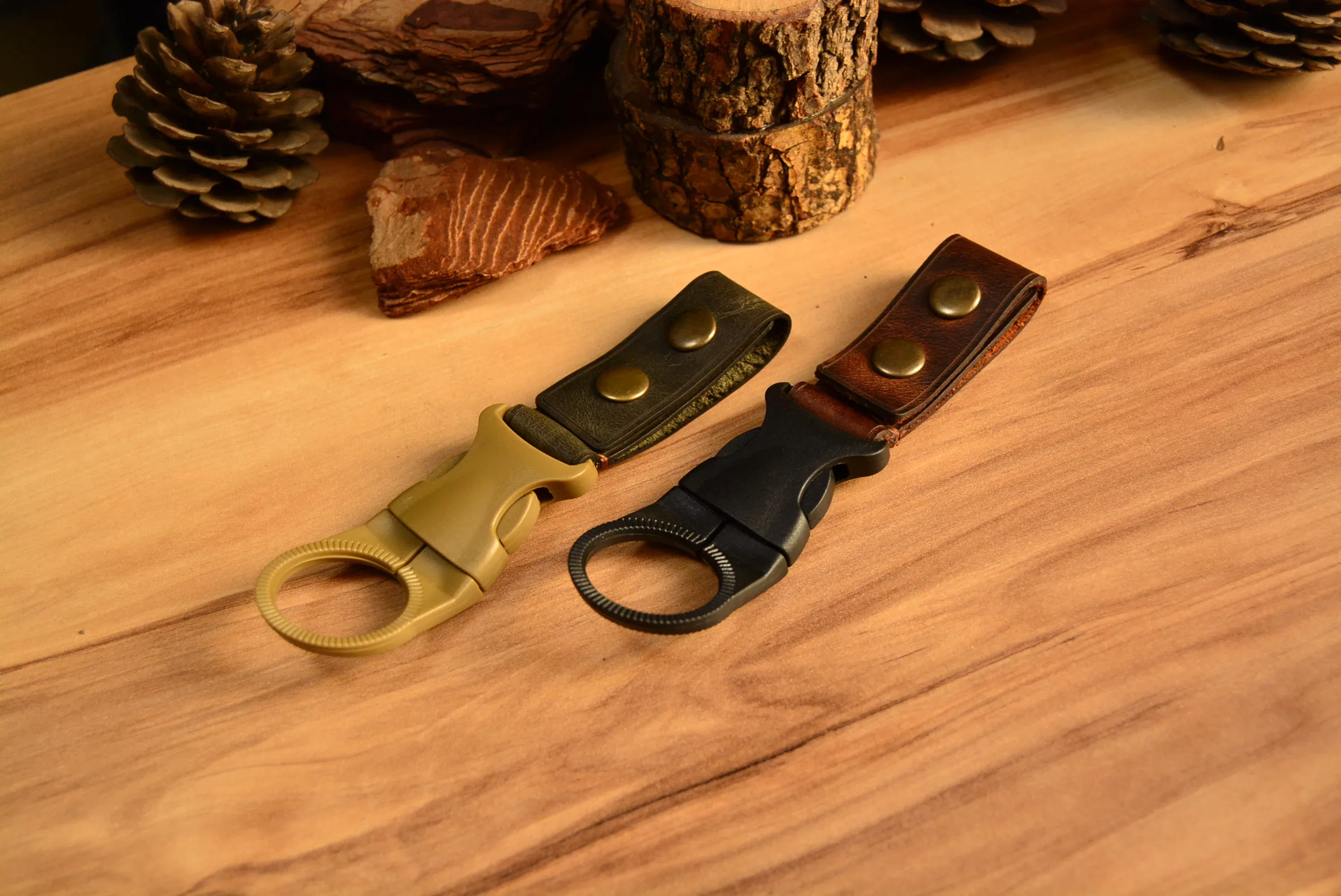 Deri Şişe Taşıyıcı Hakiki Deri El Yapımı Kemer Askılı