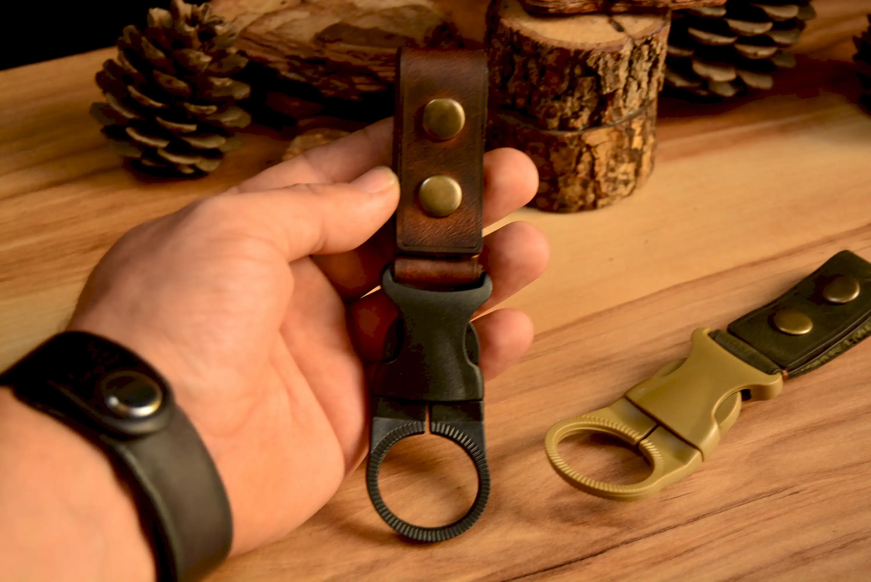 Deri Şişe Taşıyıcı Hakiki Deri El Yapımı Kemer Askılı