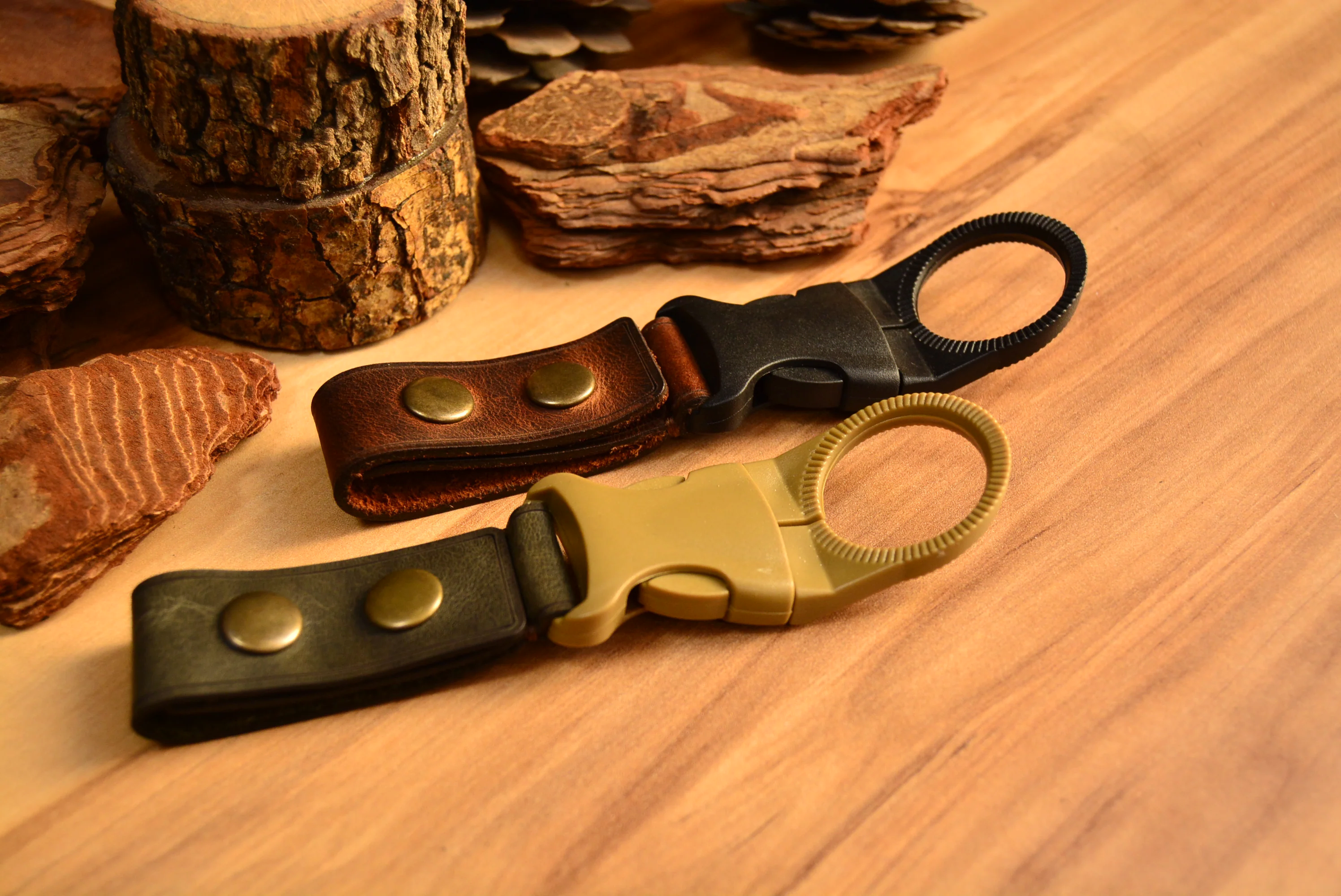 Deri Şişe Taşıyıcı Hakiki Deri El Yapımı Kemer Askılı