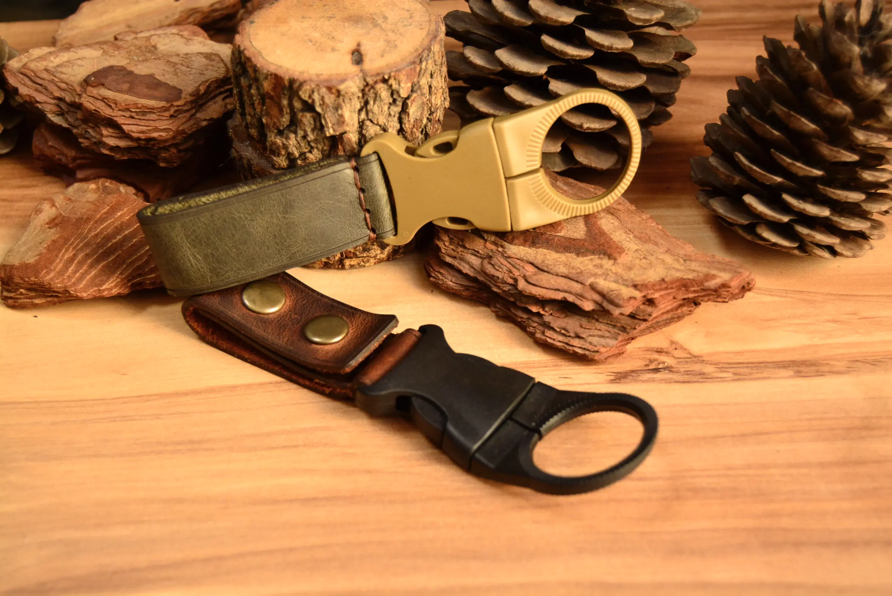 Deri Şişe Taşıyıcı Hakiki Deri El Yapımı Kemer Askılı