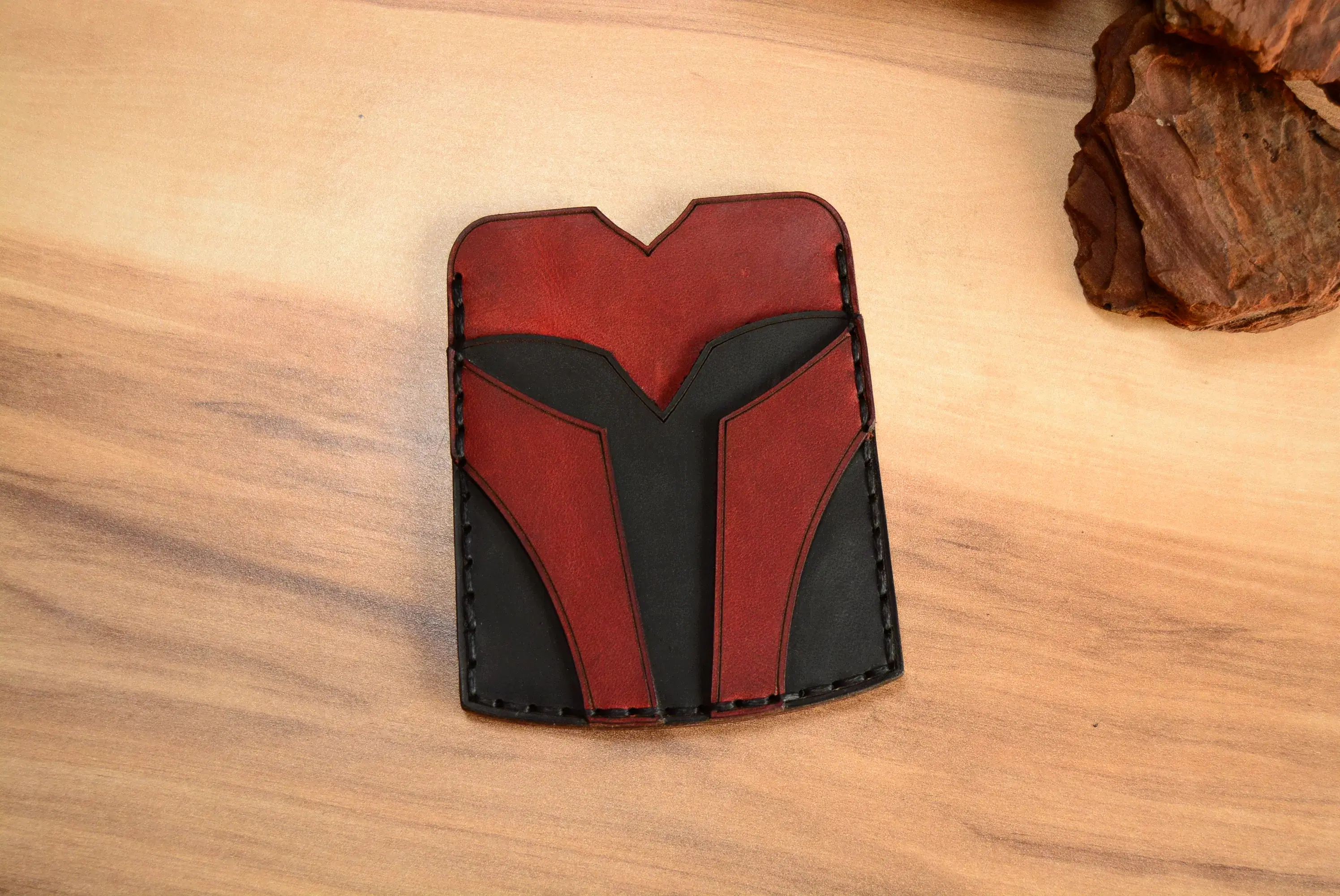 Spartan Kartlık Keskin Hatlı Tasarım Hakiki Deri El Yapımı