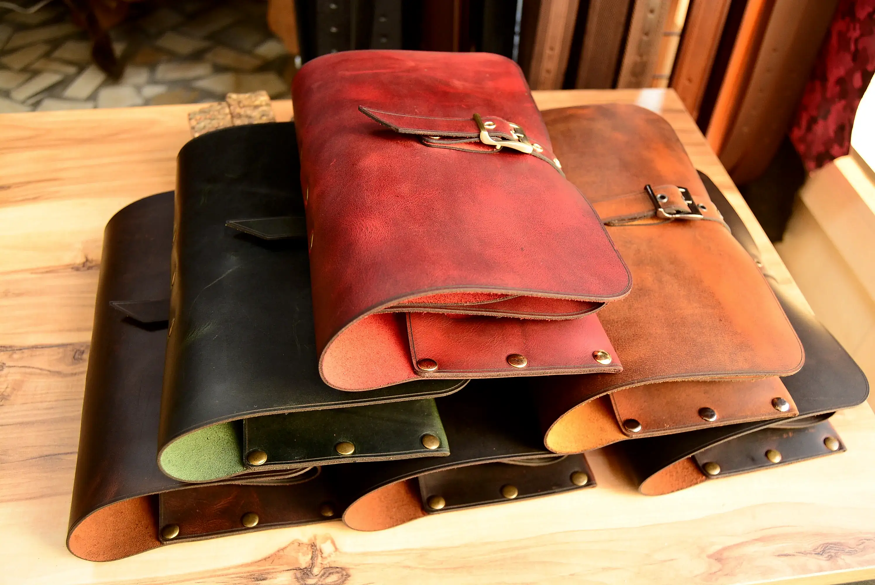 hakiki deri el yapimi kuaför makas çantası – deri 6 makas kapasiteli tarak cepli profesyonel berber organizer