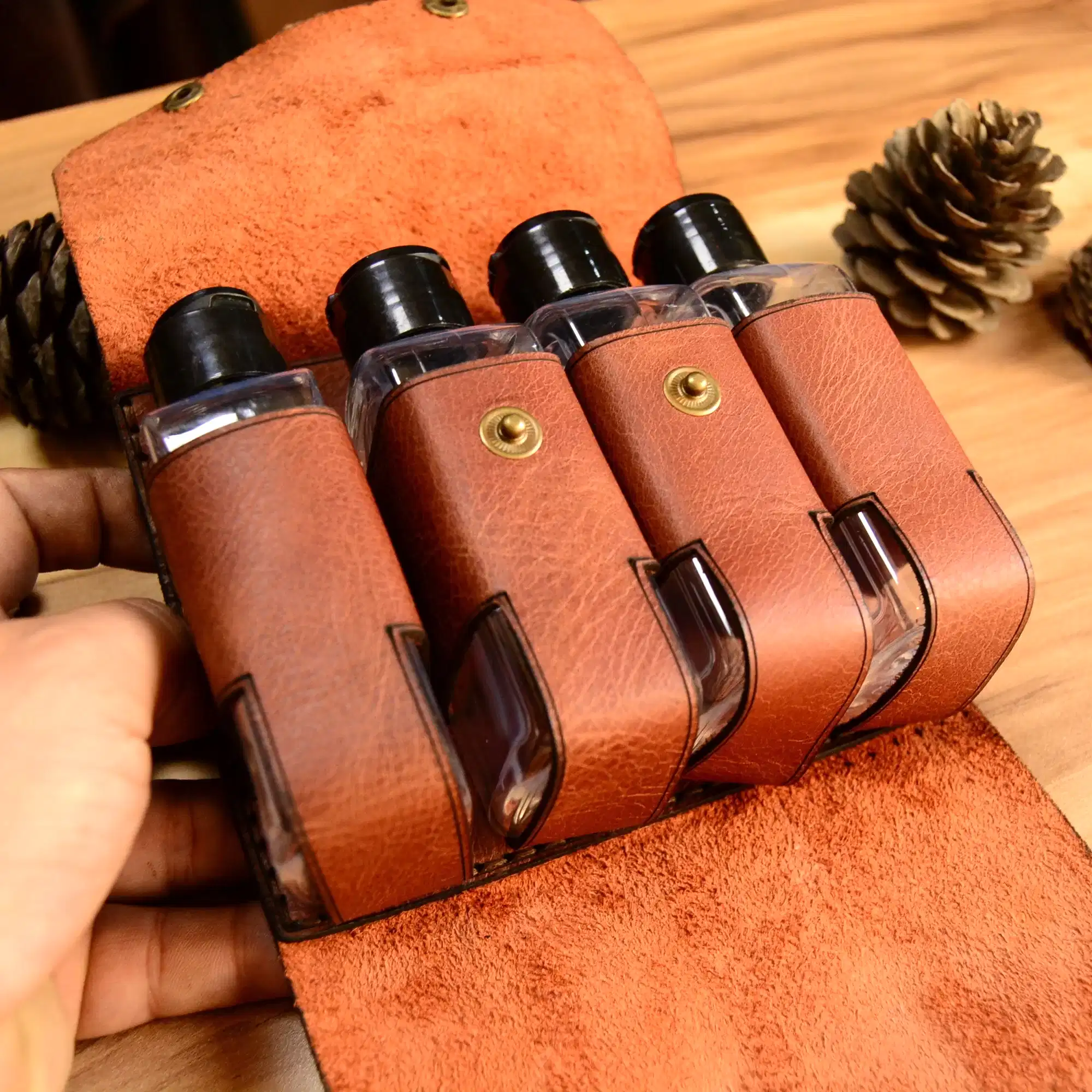 Temizlik Ürünleri El Çantası Deri El Yapımı 4’lü Set Deri Kamp & Piknik Seti