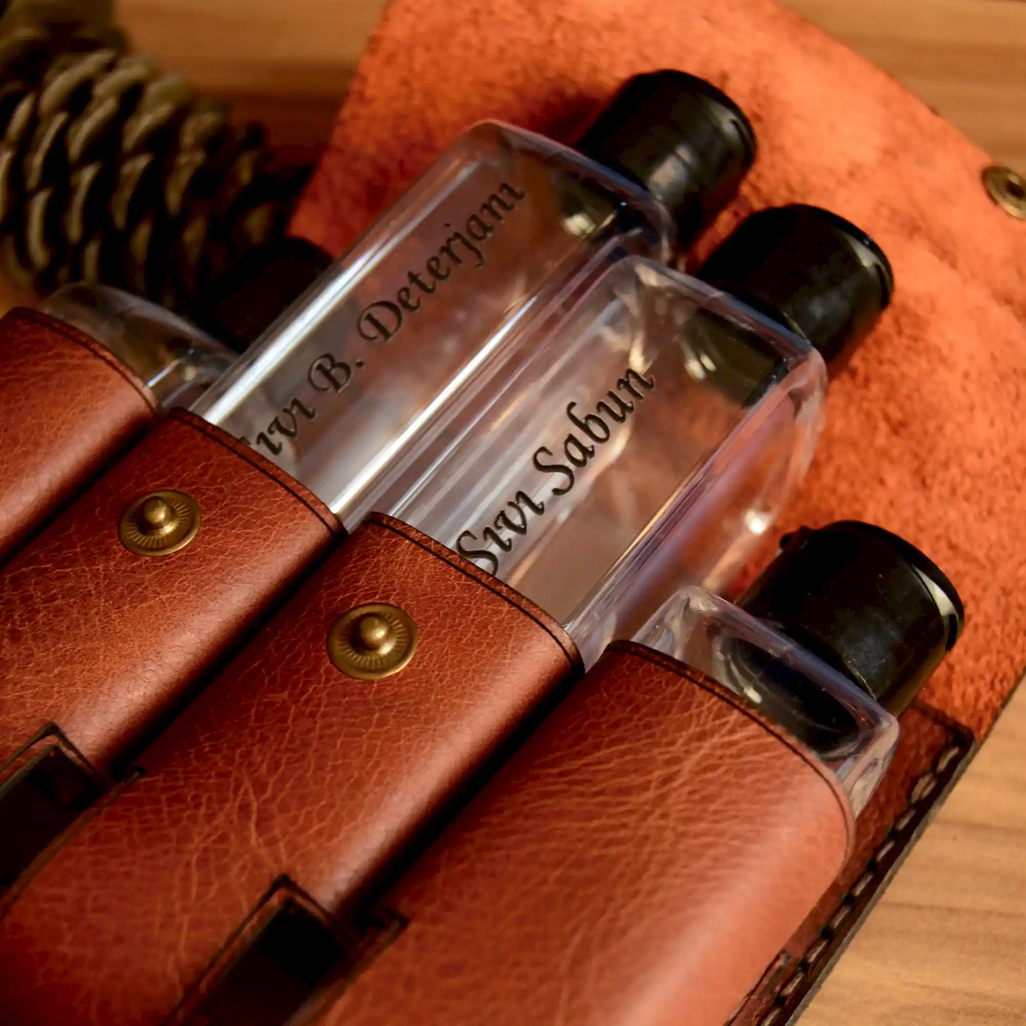 hakiki deri el yapimi temizlik ürünleri el çantası 4’lü 100 ml deri kamp & piknik seti