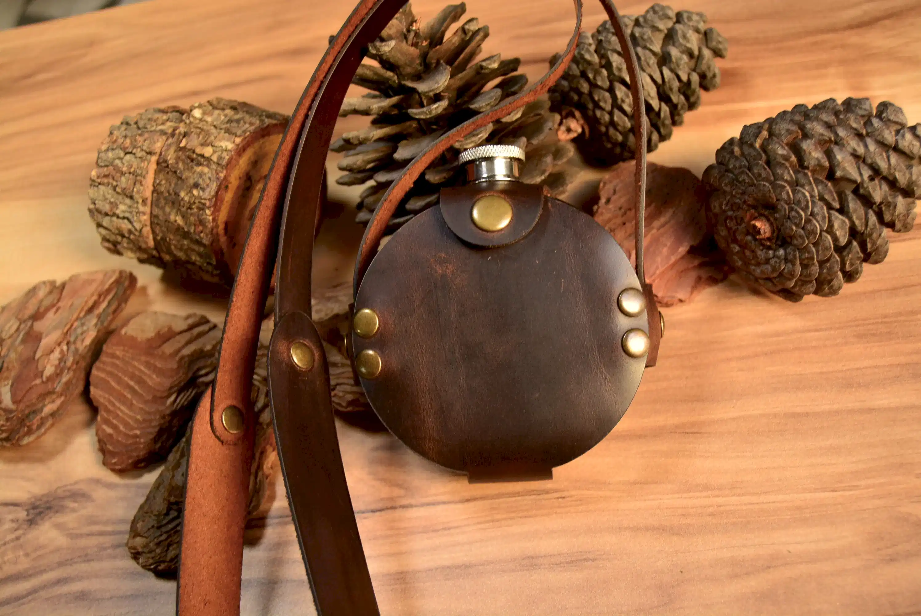 Deri Çelik Matara Hakiki Deri El Yapımı Askılı 5 Oz