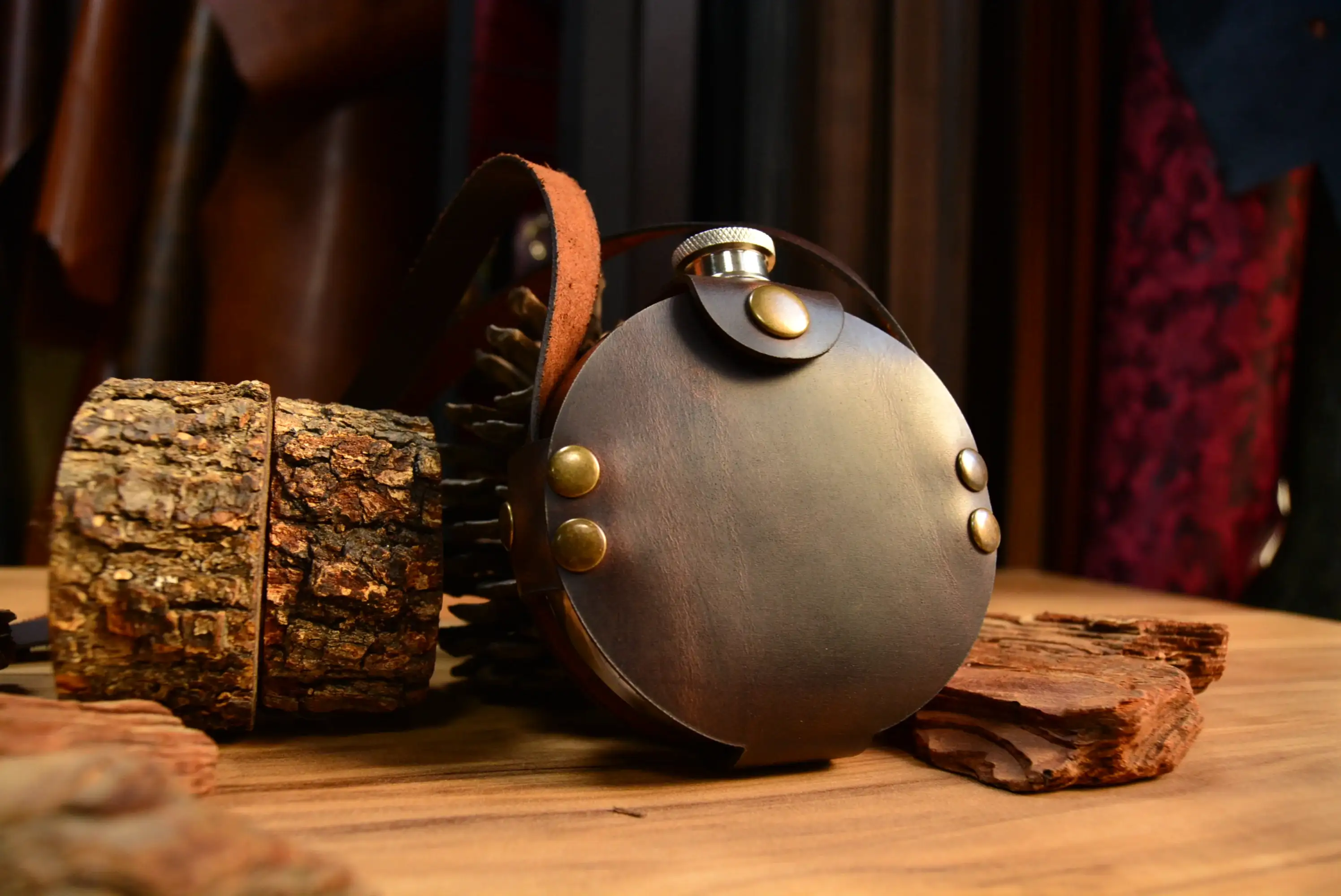 Deri Çelik Matara Hakiki Deri El Yapımı Askılı 5 Oz